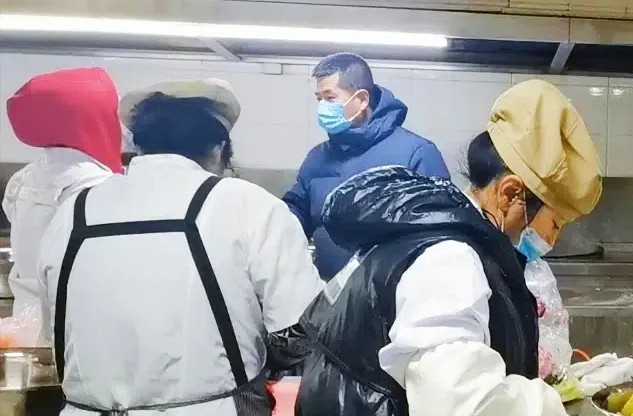 校园餐厅服务升级，守护师生饮食健康