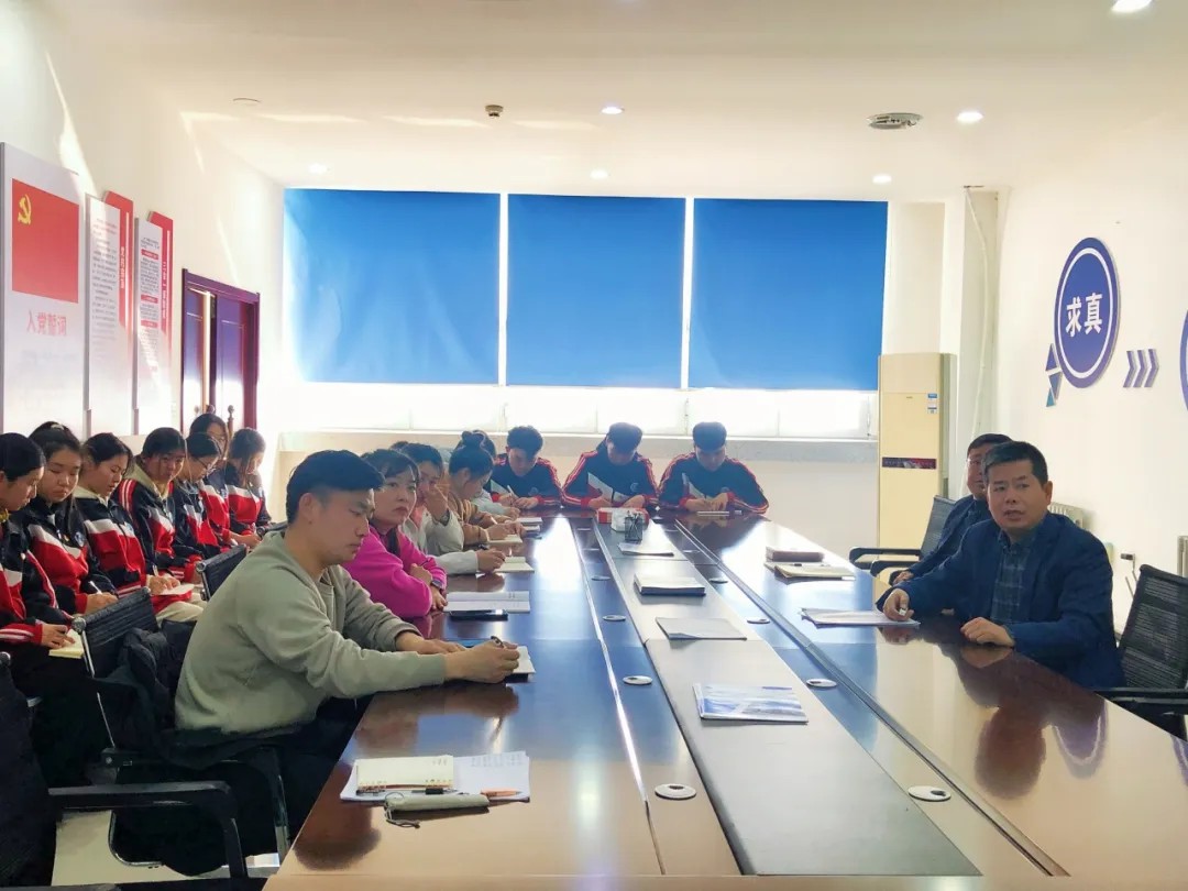弘扬雷锋精神，奋斗成就梦想——锦州市渤海中等职业技术学校开展学雷锋主题党课团课活动
